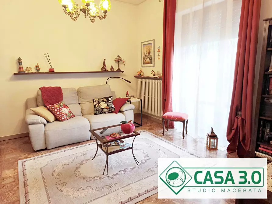 Immagine 5 di Villa in vendita  in CONTRADA CIMARELLA 14 a Macerata