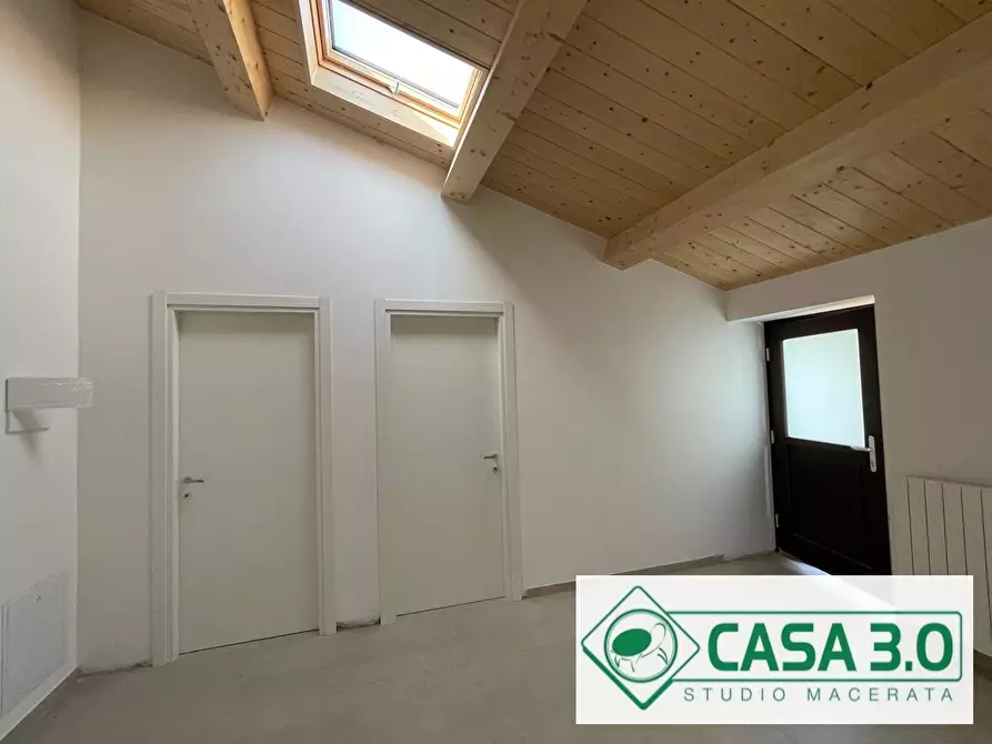 Immagine 6 di Casa colonica in affitto  in CONTRADA FONTESCODELLA 30 a Macerata