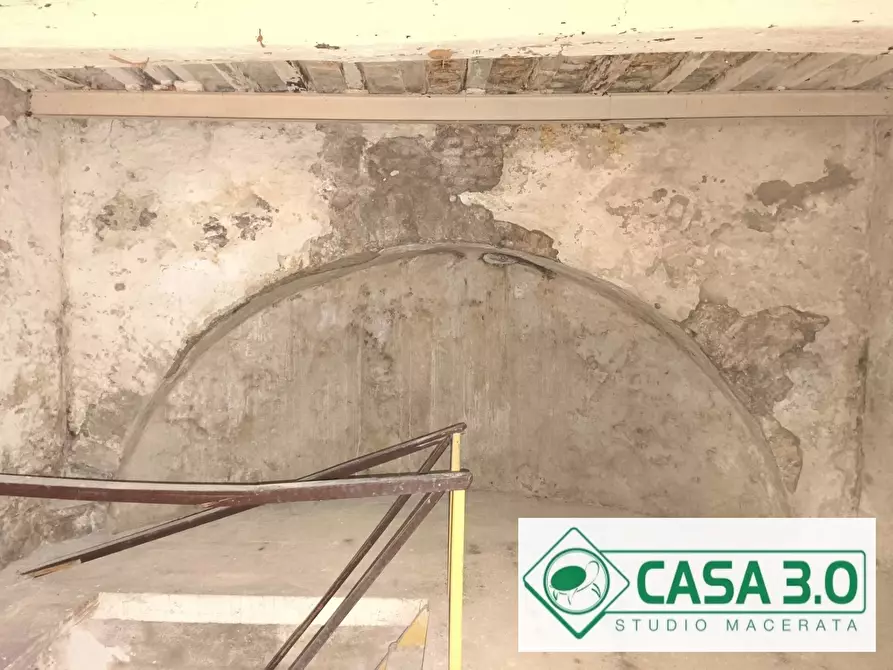 Immagine 2 di Capannone industriale in vendita  in CRISPI 35 a Macerata