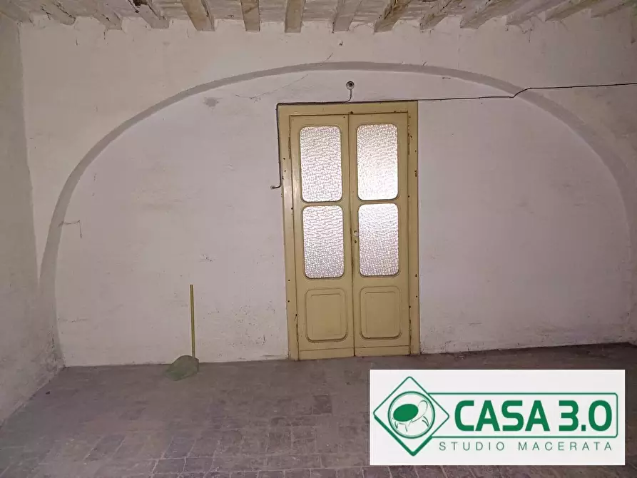 Immagine 1 di Capannone industriale in vendita  in CRISPI 35 a Macerata