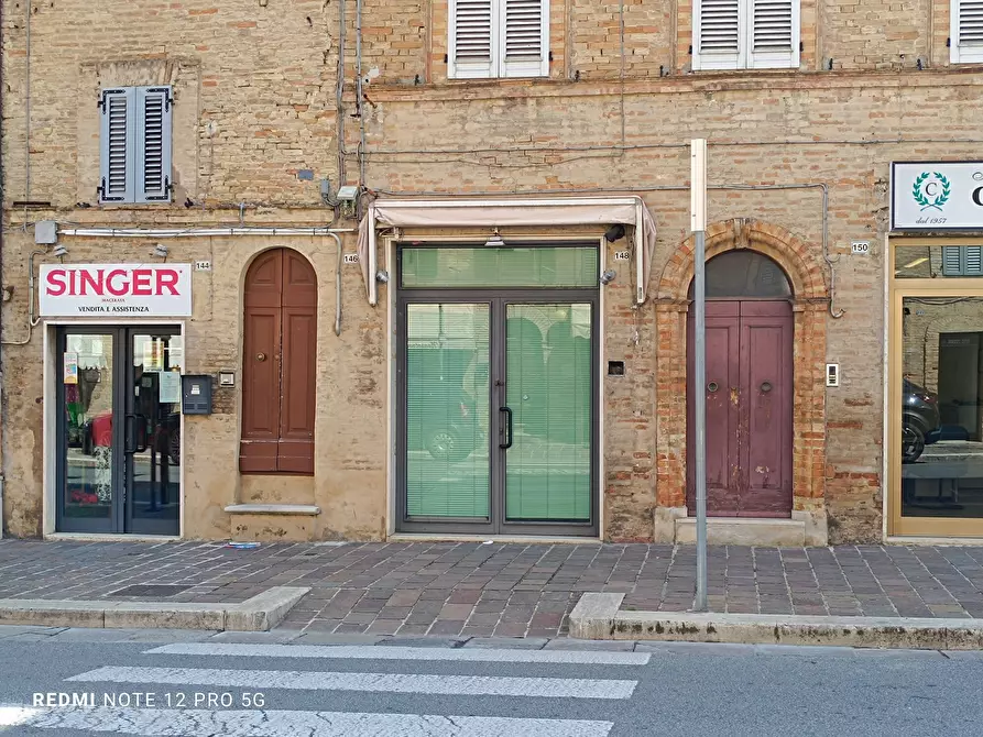 Immagine 1 di Locale commerciale in vendita  in CORSO CAIROLI 148 a Macerata