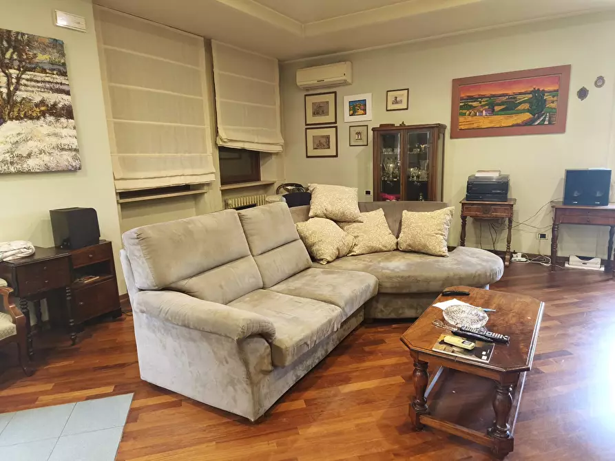 Immagine 50 di Villa in vendita  in DEI VELINI 146 a Macerata