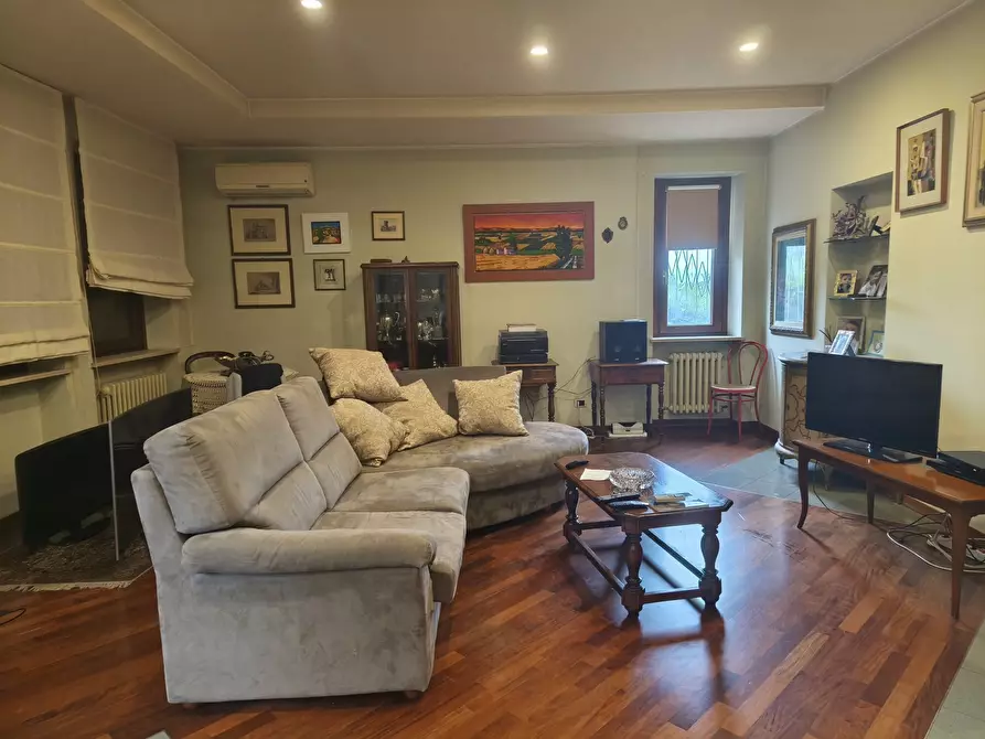 Immagine 8 di Villa in vendita  in DEI VELINI 146 a Macerata