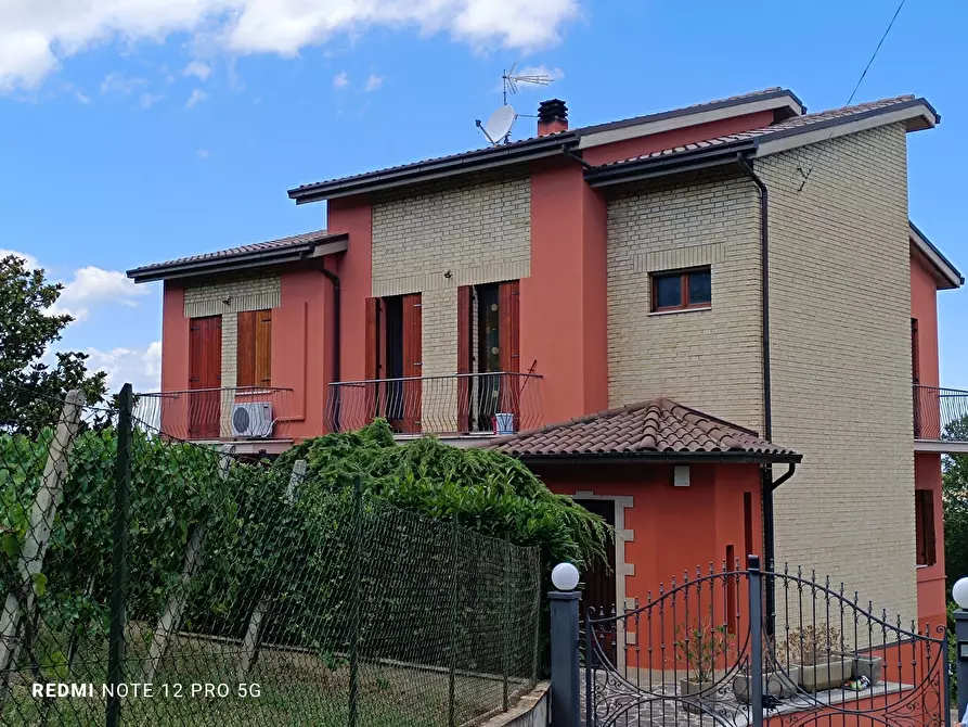 Immagine 3 di Villa in vendita  in DEI VELINI 146 a Macerata