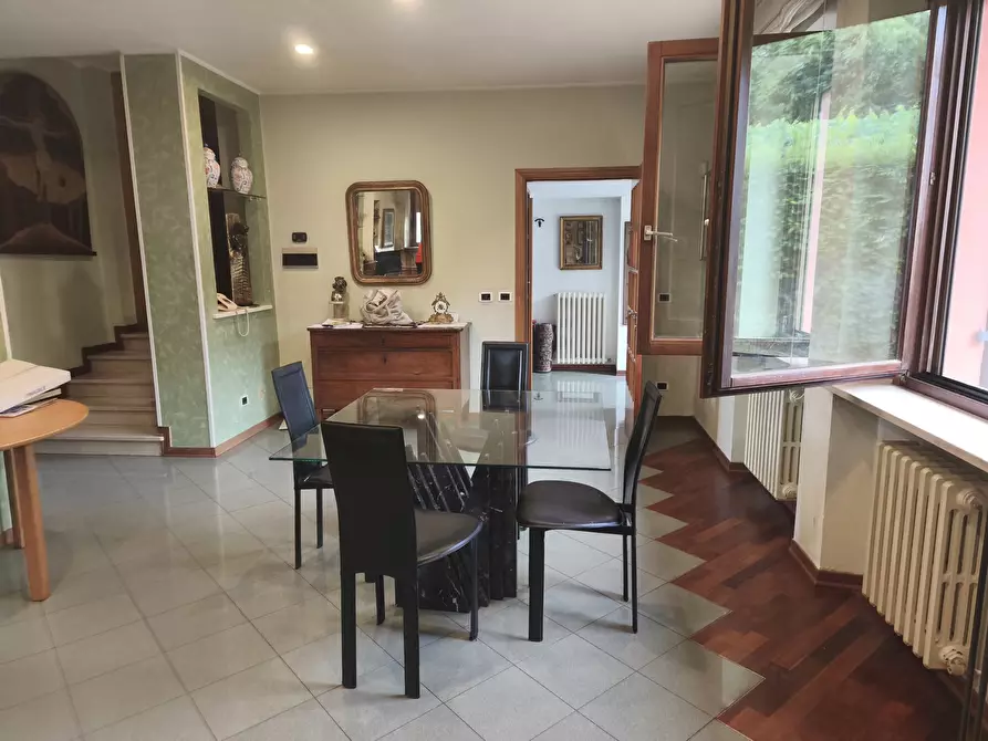 Immagine 11 di Villa in vendita  in DEI VELINI 146 a Macerata