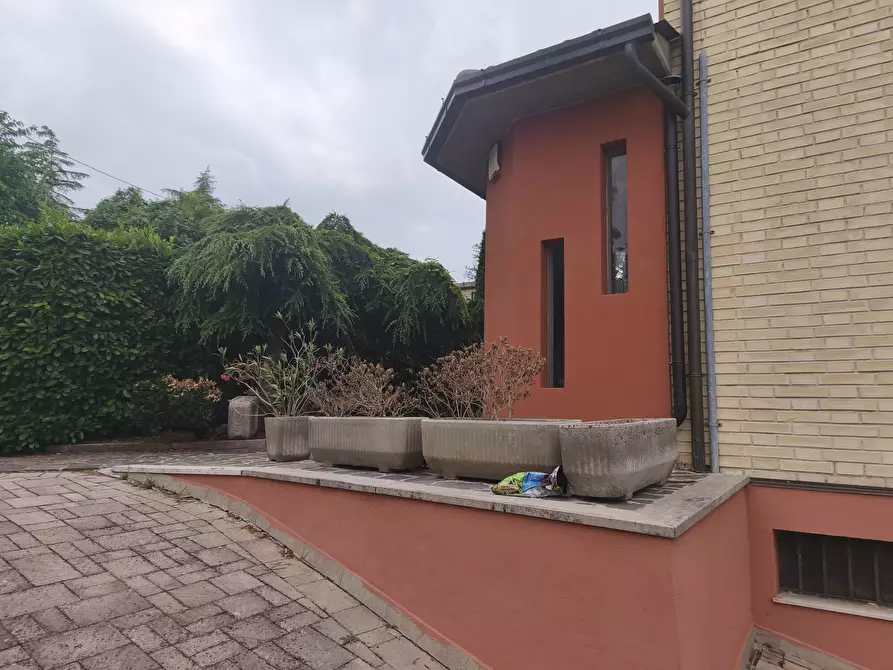 Immagine 4 di Villa in vendita  in DEI VELINI 146 a Macerata