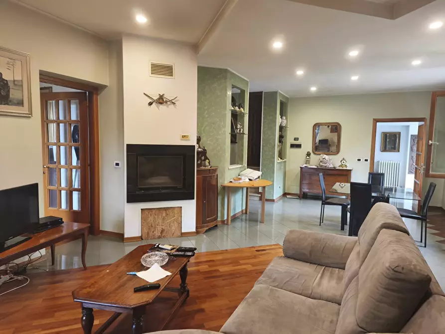 Immagine 54 di Villa in vendita  in DEI VELINI 146 a Macerata