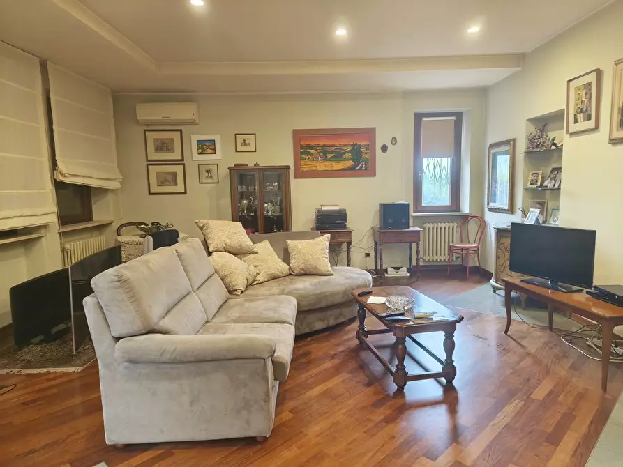 Immagine 43 di Villa in vendita  in DEI VELINI 146 a Macerata