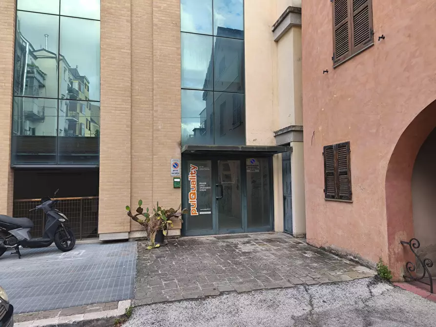 Immagine 8 di Magazzino in vendita  in VIA VITTIME CIVILI DI  GUERRA DEL 1944 3/A a Macerata