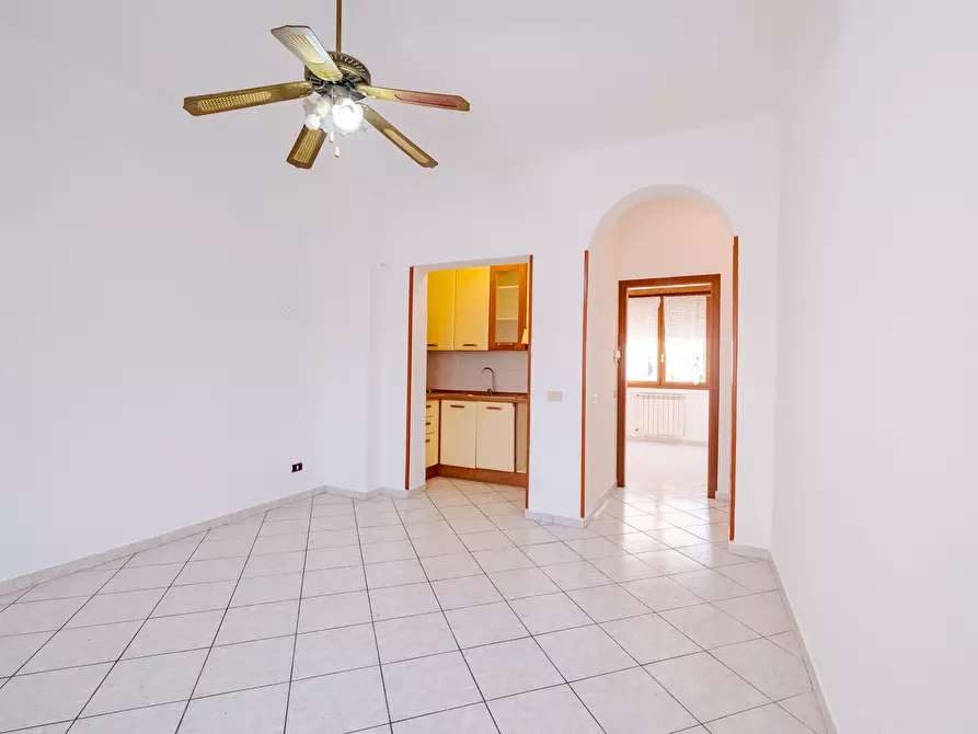 Immagine 1 di Appartamento in vendita  in VIA Nievo 11 a Baranzate