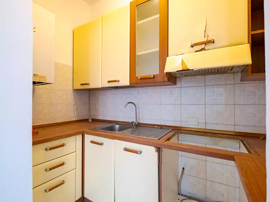 Immagine 11 di Appartamento in vendita  in VIA Nievo 11 a Baranzate