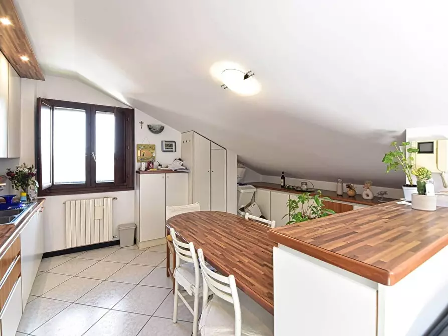 Immagine 6 di Appartamento in vendita  in VIA Edison 30 a Solaro