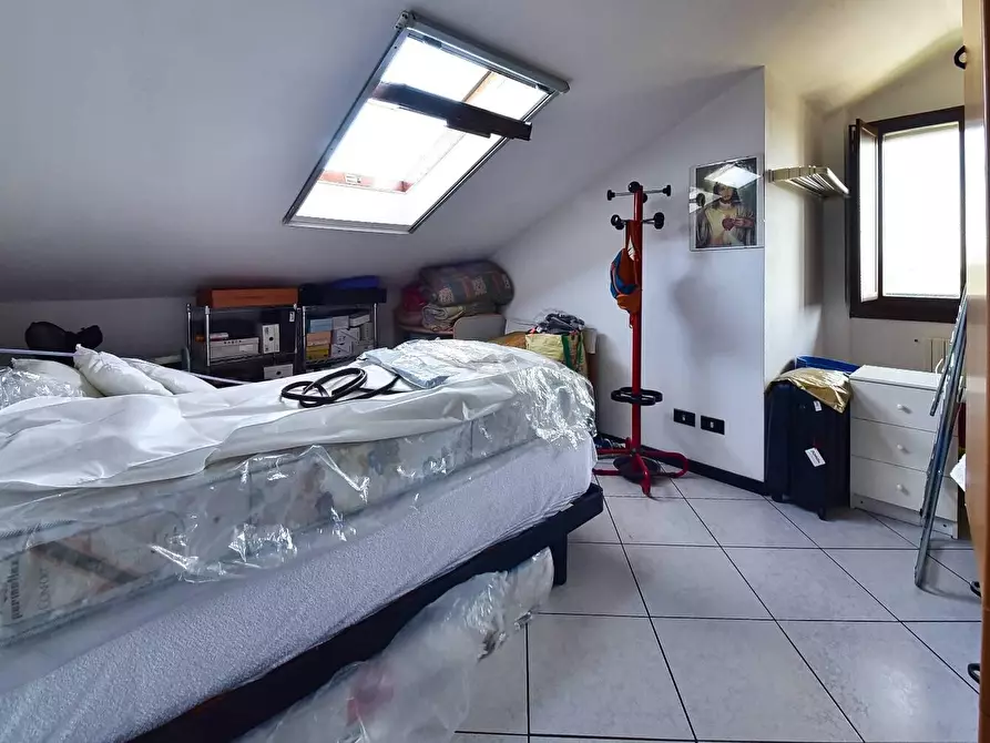 Immagine 12 di Appartamento in vendita  in VIA Edison 30 a Solaro