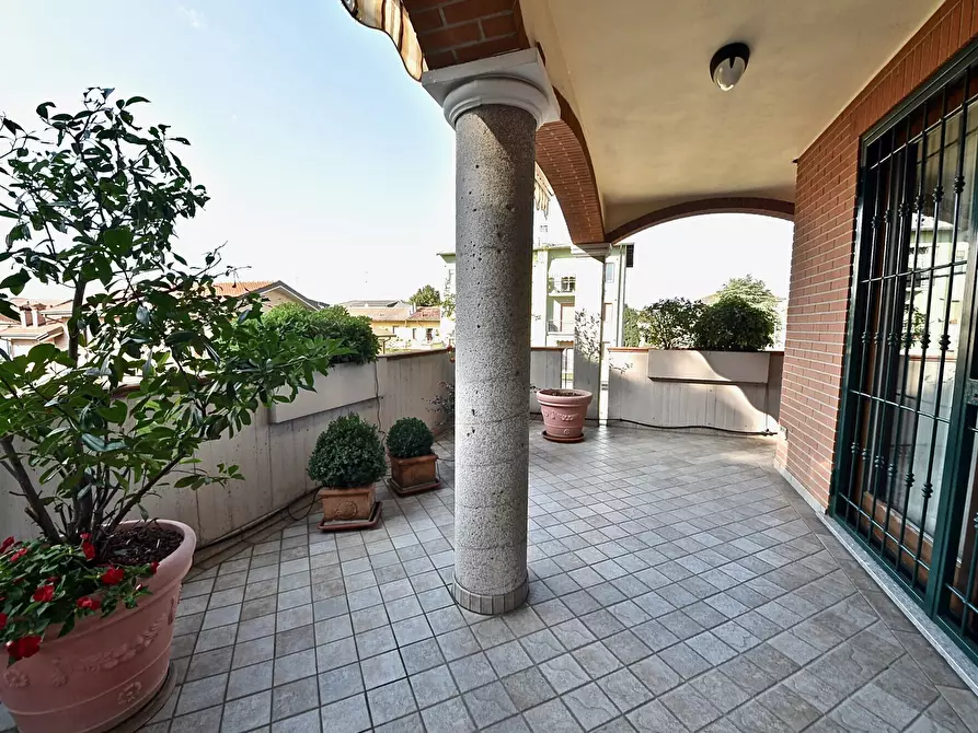 Immagine 37 di Appartamento in vendita  in Biscia 42 a Garbagnate Milanese