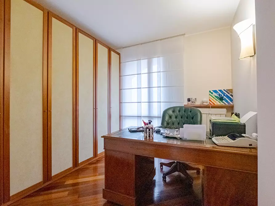 Immagine 14 di Appartamento in vendita  in Biscia 42 a Garbagnate Milanese