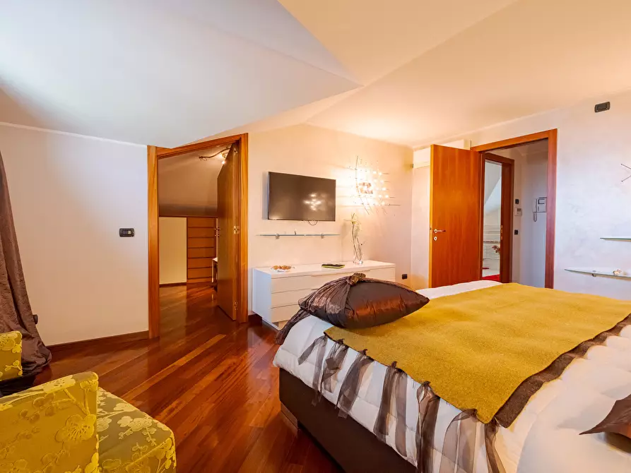 Immagine 23 di Appartamento in vendita  in Biscia 42 a Garbagnate Milanese