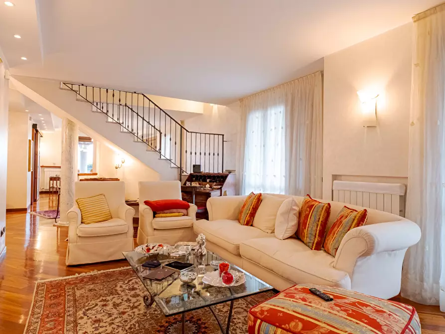 Immagine 43 di Appartamento in vendita  in Biscia 42 a Garbagnate Milanese