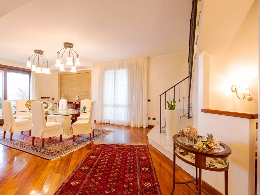 Immagine 4 di Appartamento in vendita  in Biscia 42 a Garbagnate Milanese