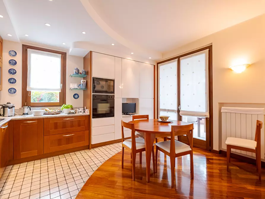 Immagine 6 di Appartamento in vendita  in Biscia 42 a Garbagnate Milanese