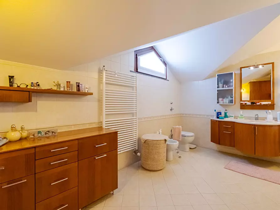 Immagine 20 di Appartamento in vendita  in Biscia 42 a Garbagnate Milanese