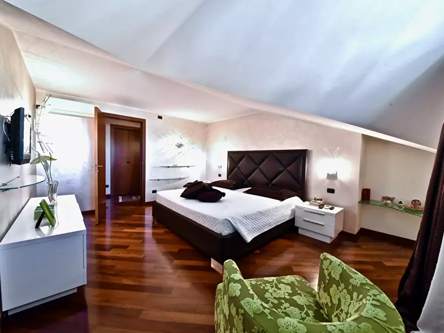 Immagine 33 di Appartamento in vendita  in Biscia 42 a Garbagnate Milanese