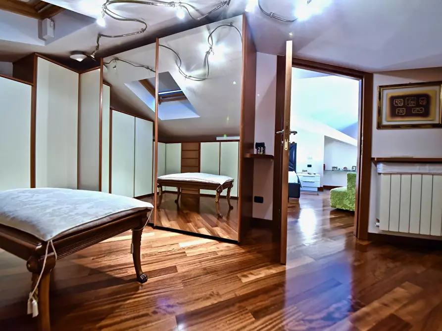 Immagine 31 di Appartamento in vendita  in Biscia 42 a Garbagnate Milanese