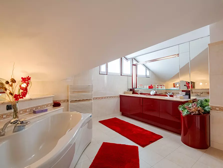 Immagine 24 di Appartamento in vendita  in Biscia 42 a Garbagnate Milanese