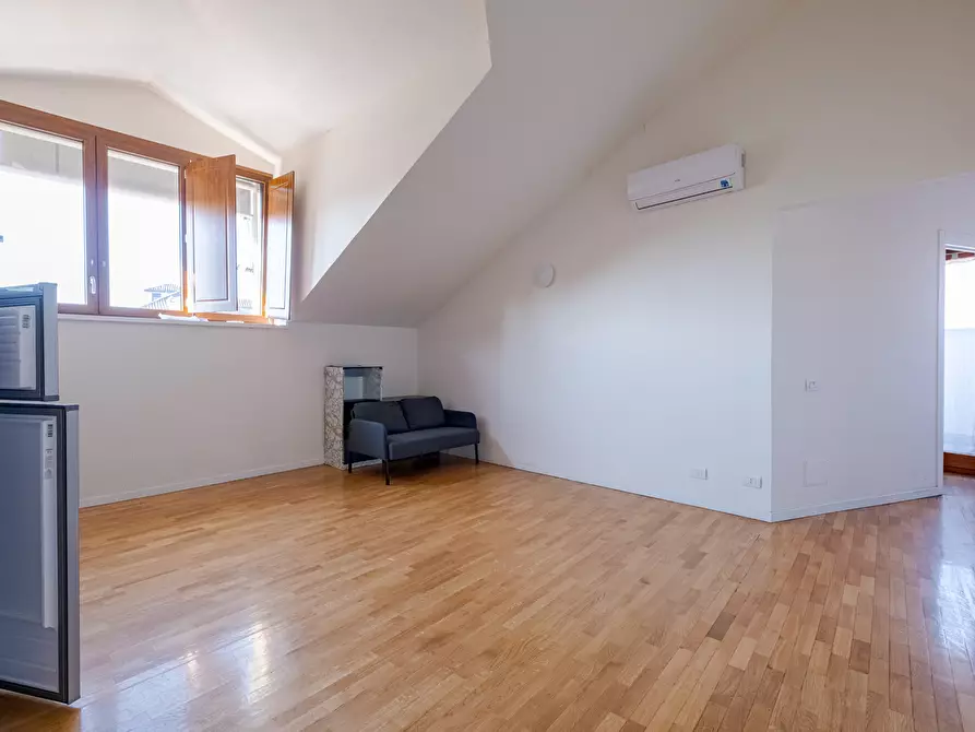 Immagine 1 di Mansarda in vendita  in piazza del Tricolore 4 a Senago