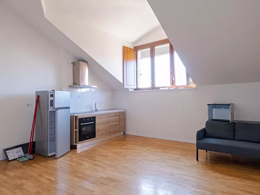 Immagine 28 di Mansarda in vendita  in piazza del Tricolore 4 a Senago