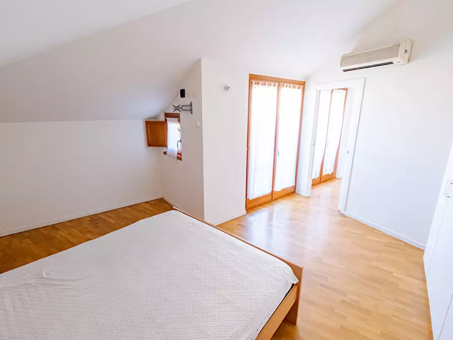 Immagine 18 di Mansarda in vendita  in piazza del Tricolore 4 a Senago