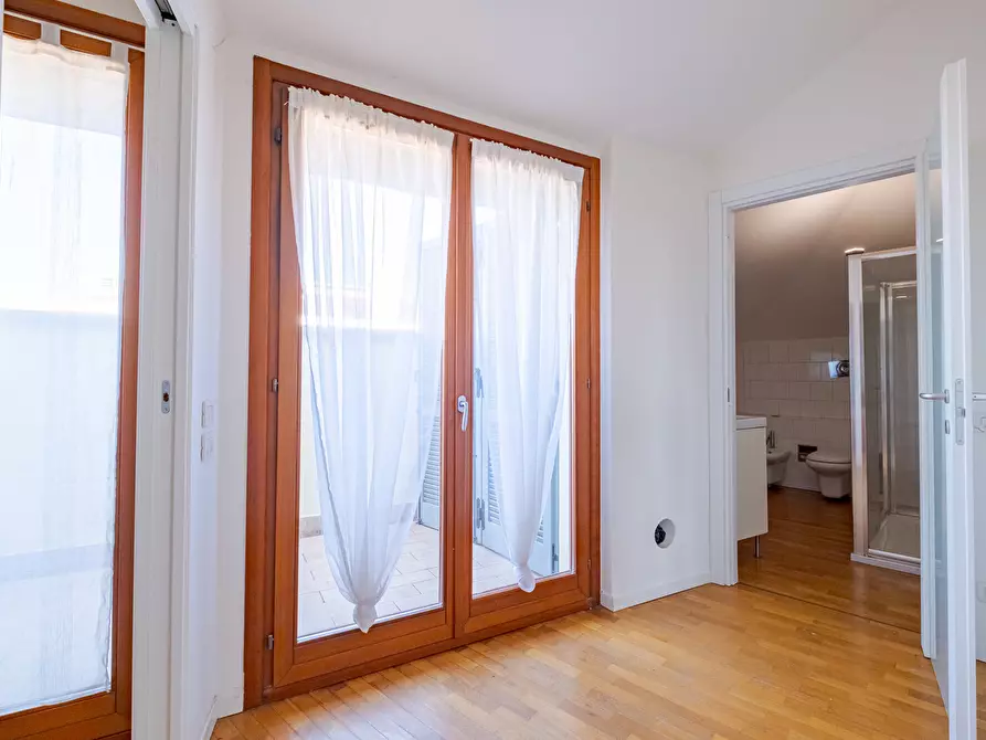 Immagine 19 di Mansarda in vendita  in piazza del Tricolore 4 a Senago