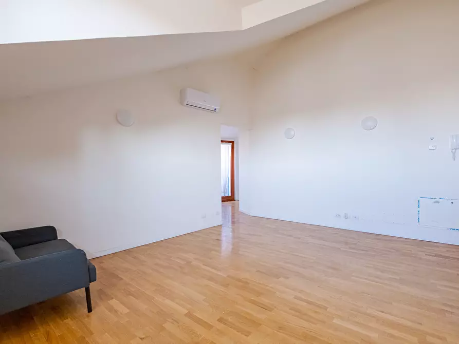 Immagine 4 di Mansarda in vendita  in piazza del Tricolore 4 a Senago