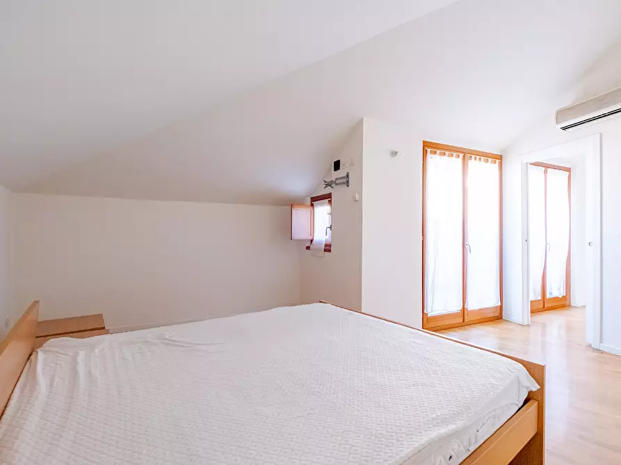 Immagine 14 di Mansarda in vendita  in piazza del Tricolore 4 a Senago