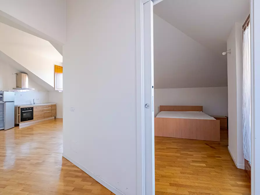 Immagine 12 di Mansarda in vendita  in piazza del Tricolore 4 a Senago