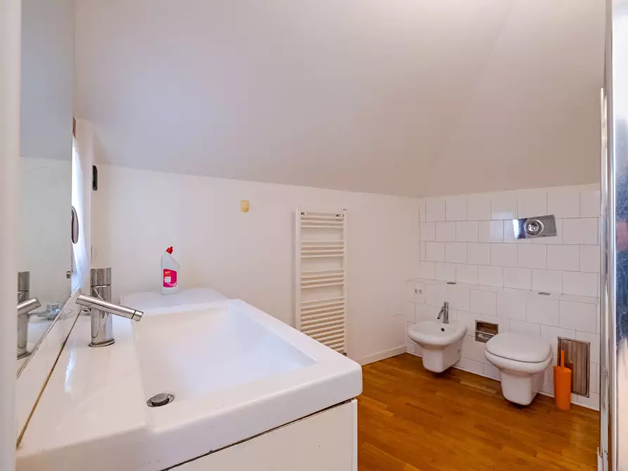 Immagine 20 di Mansarda in vendita  in piazza del Tricolore 4 a Senago