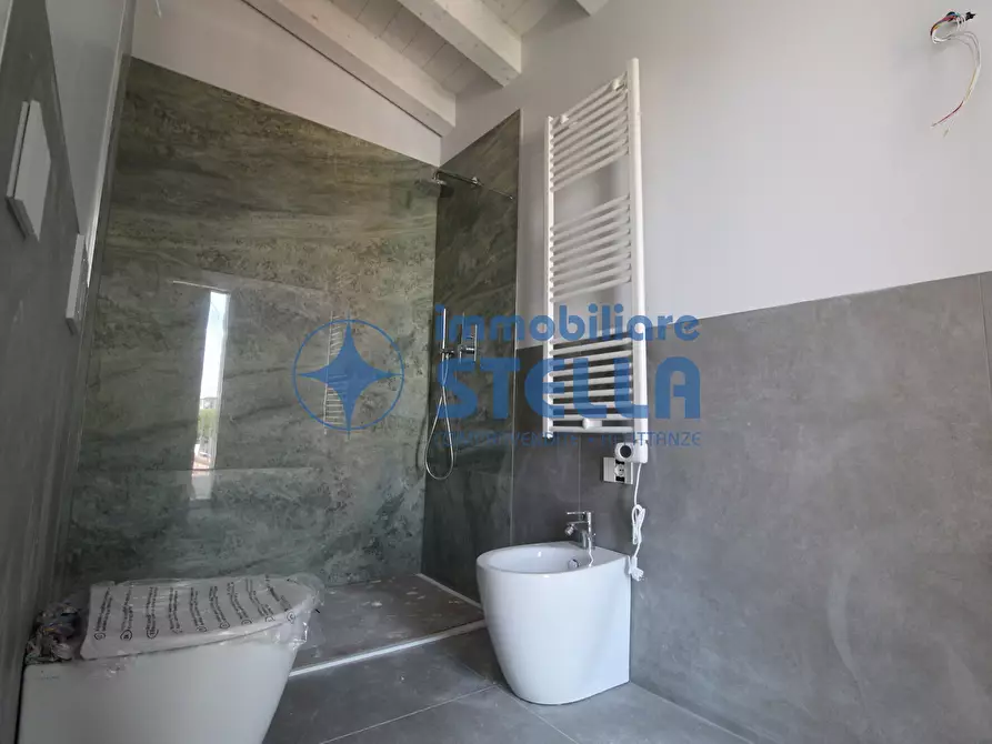 Immagine 23 di Appartamento in vendita  in Via Bafile 9° Accesso al Mare 3 a Jesolo