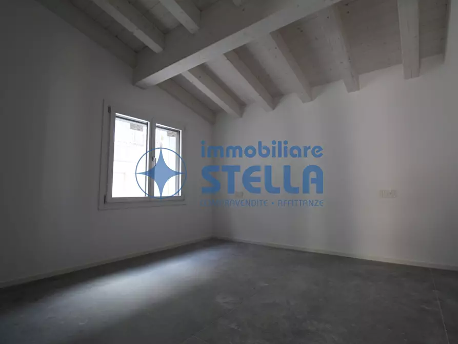 Immagine 16 di Appartamento in vendita  in Via Bafile 9° Accesso al Mare 3 a Jesolo