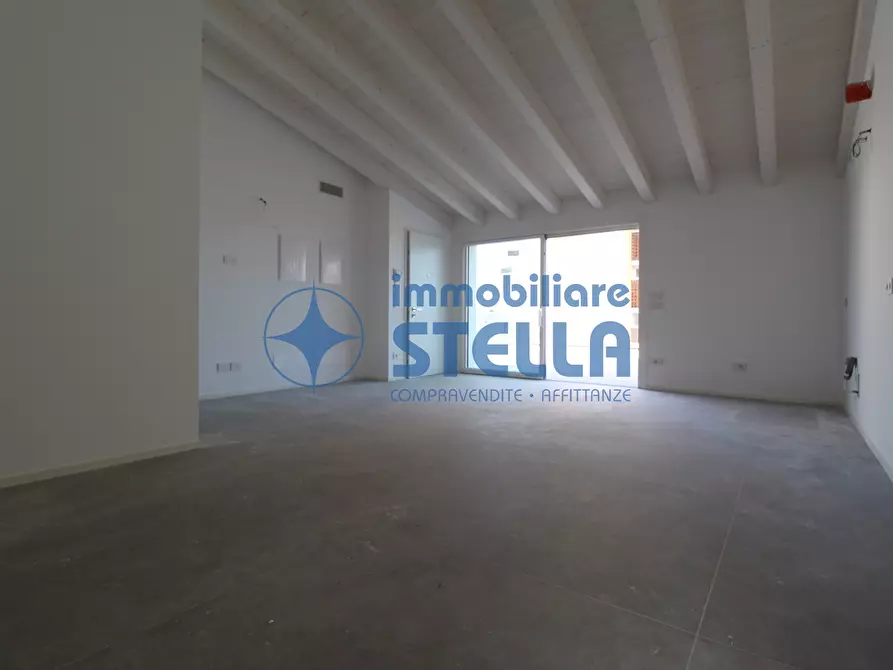 Immagine 31 di Appartamento in vendita  in Via Bafile 9° Accesso al Mare 3 a Jesolo