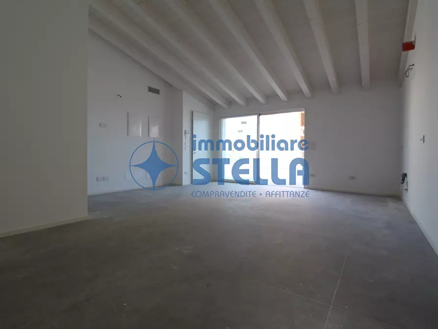 Immagine 30 di Appartamento in vendita  in Via Bafile 9° Accesso al Mare 3 a Jesolo