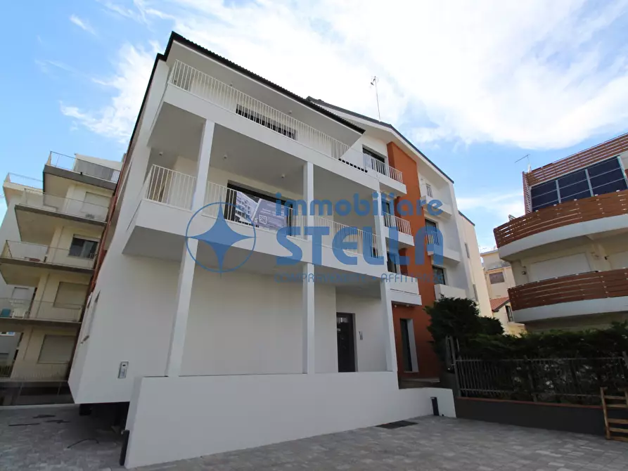 Immagine 44 di Appartamento in vendita  in Via Bafile 9° Accesso al Mare 3 a Jesolo