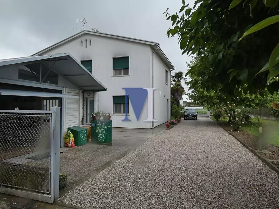 Immagine 12 di Villa in vendita  in Aosta a Albignasego