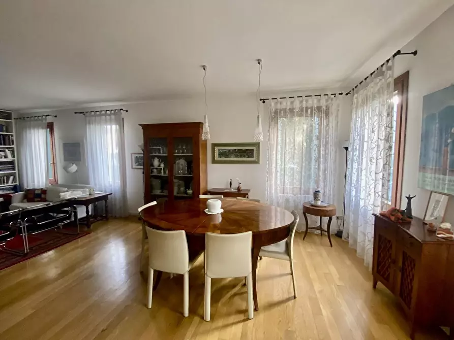 Immagine 12 di Villa in vendita  in Via Zermanesa a Mogliano Veneto