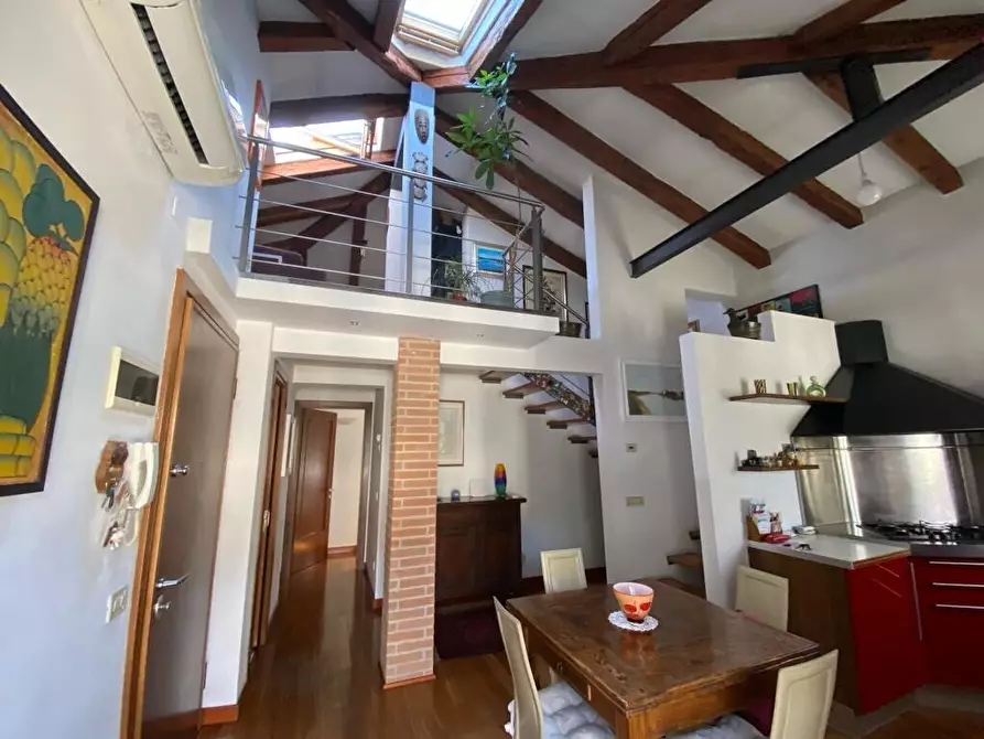 Immagine 1 di Appartamento in vendita  in Via Colombo a Venezia