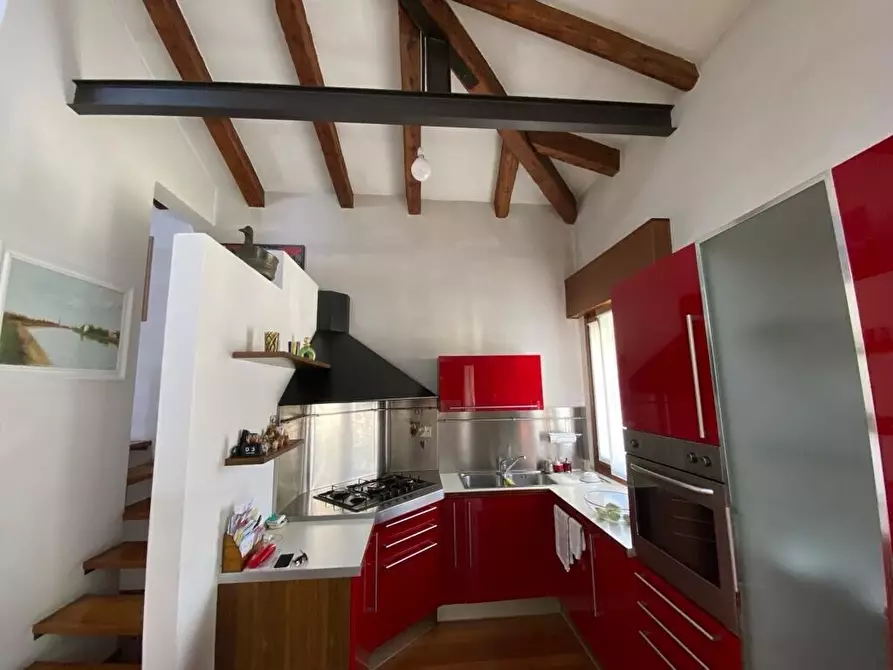 Immagine 3 di Appartamento in vendita  in Via Colombo a Venezia