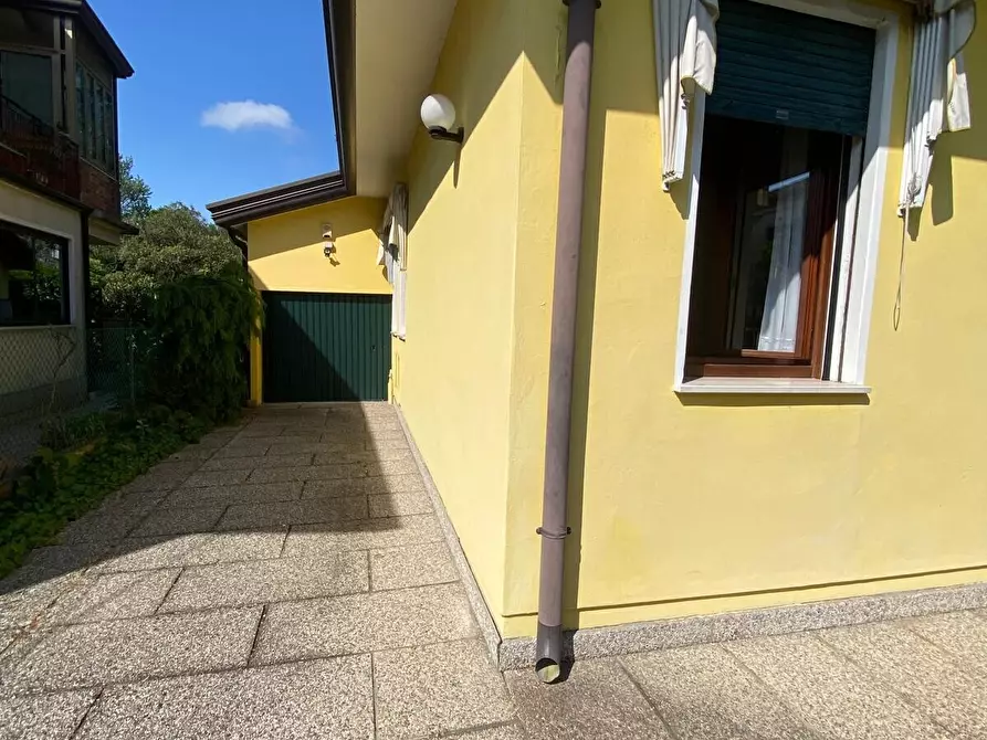 Immagine 3 di Villa in affitto  a Venezia