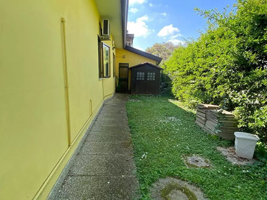 Immagine 6 di Villa in affitto  a Venezia
