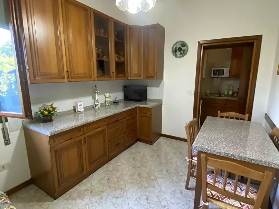 Immagine 11 di Villa in affitto  a Venezia