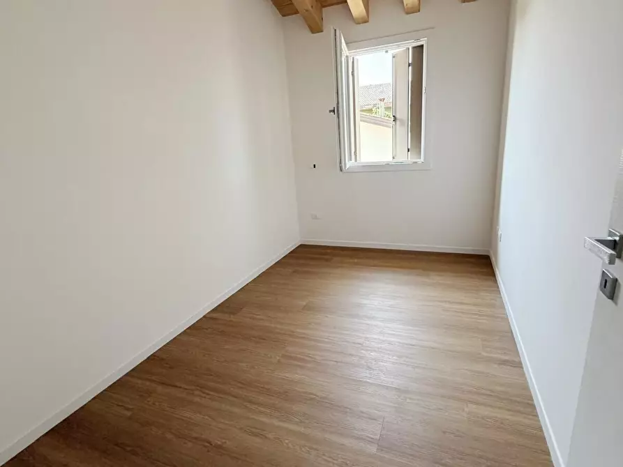 Immagine 15 di Villa in vendita  in Via Castellana a Venezia