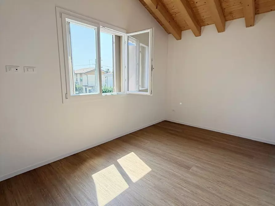Immagine 18 di Villa in vendita  in Via Castellana a Venezia