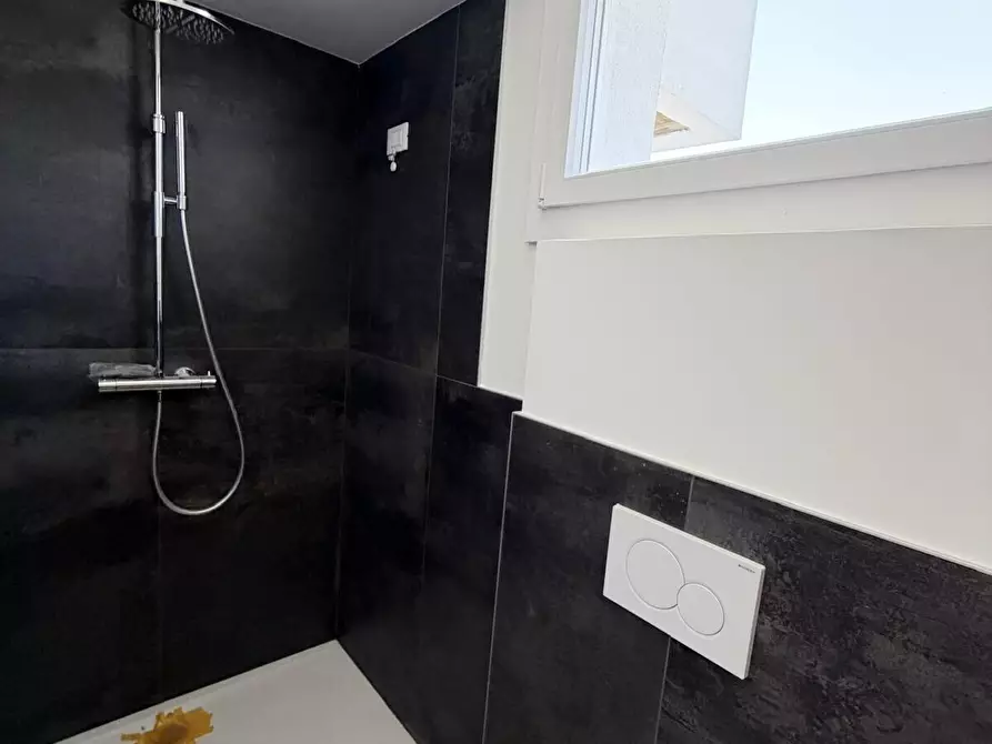Immagine 27 di Villa in vendita  in Via Castellana a Venezia